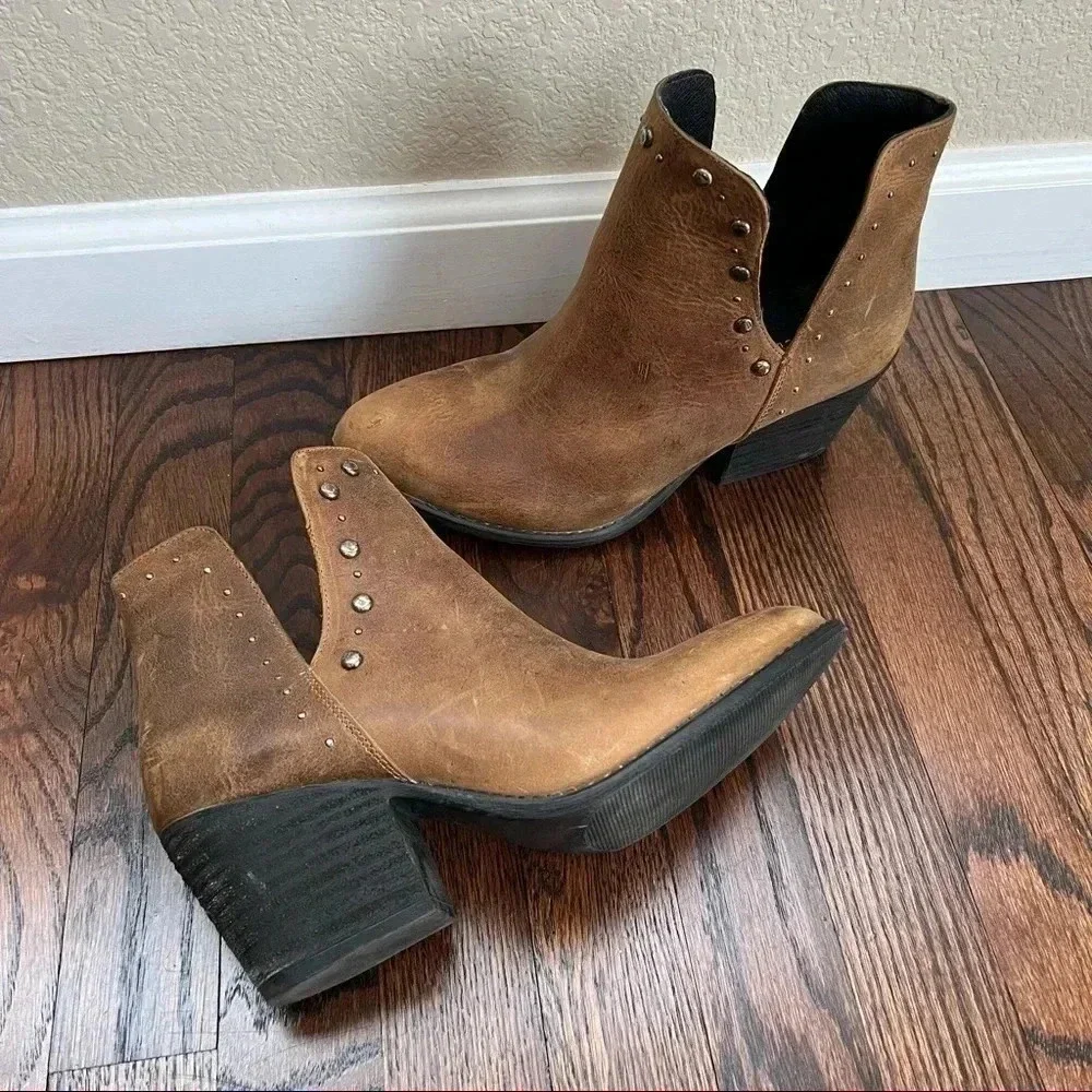 Musse & Cloud Aster Ankle Boots Booties Brown Leather Women’s size 10 Studs $105